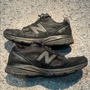 New balance 990 v4